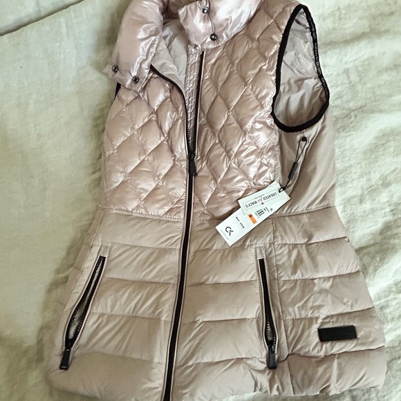 Calvin Klein Women's Blush Quilted Vest - Picture 3 of 10